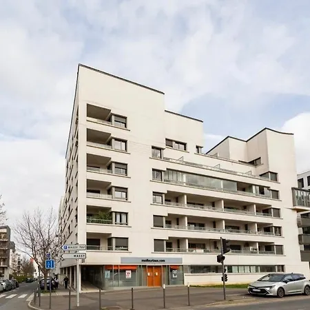 Calme Avec Terrasse Homestay szállás Massy